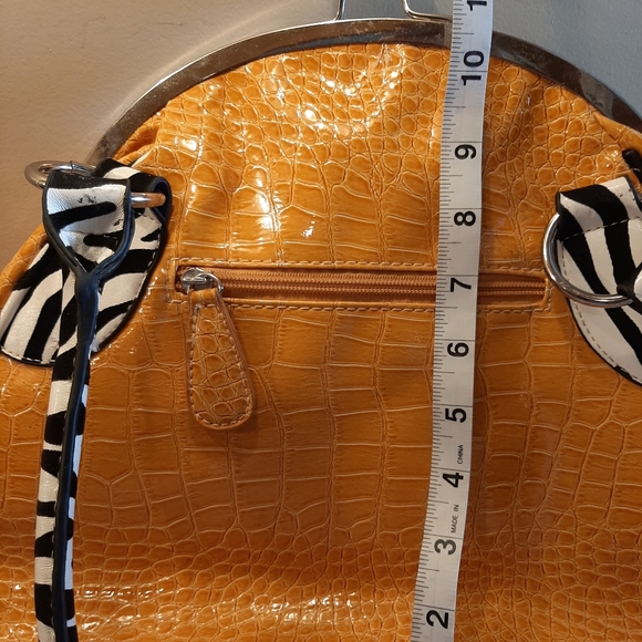 Hananel Bag with Flower, interior tiger print - Picture 12 of 15